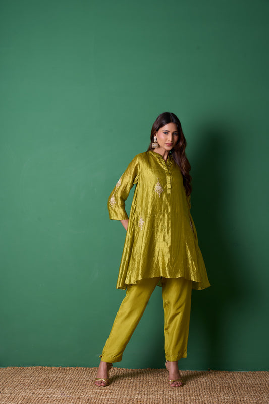 Paradise Mehandi Kurta (Set of 2)