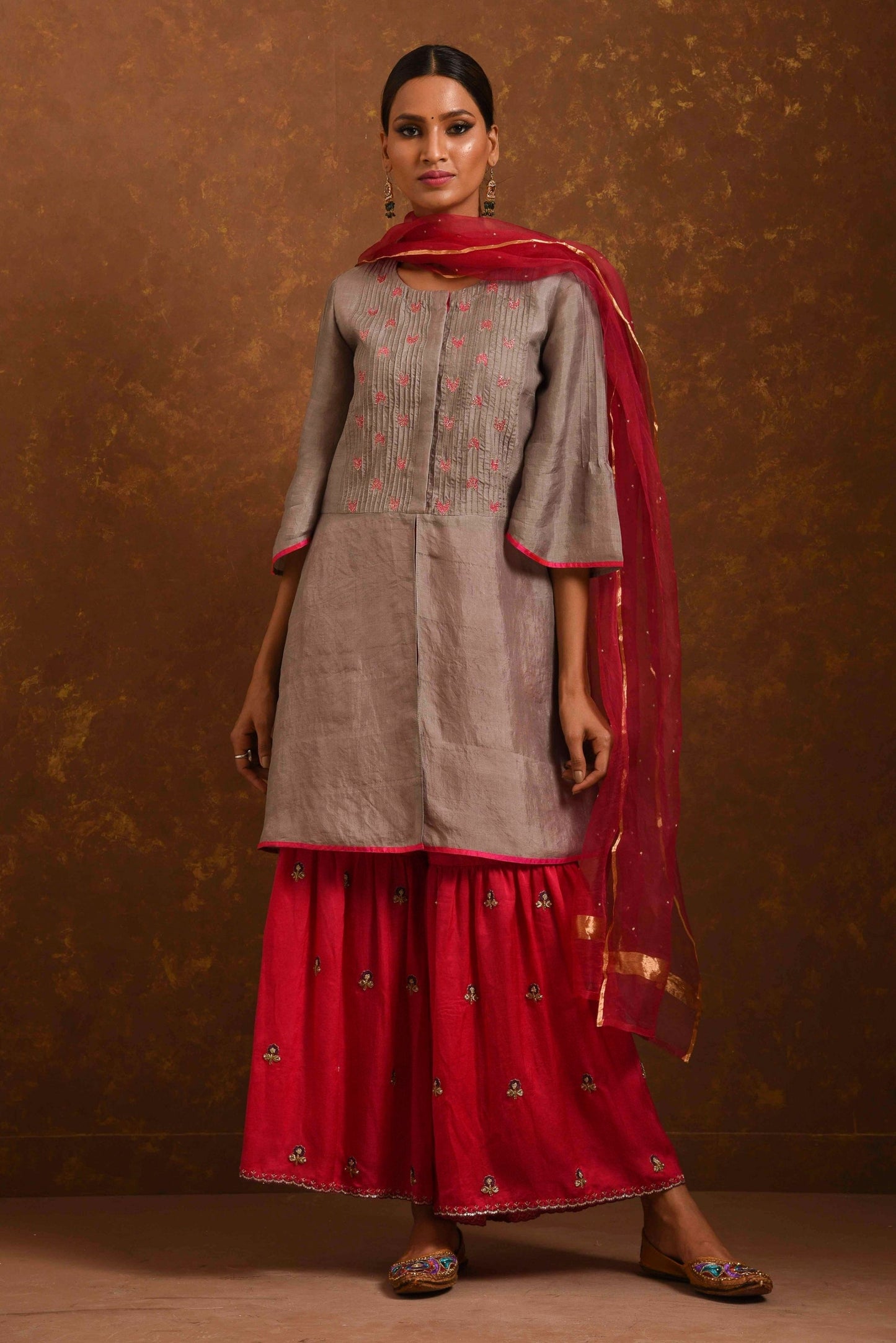 Alfaaz Grey & Pink Kurta Set with Gharara