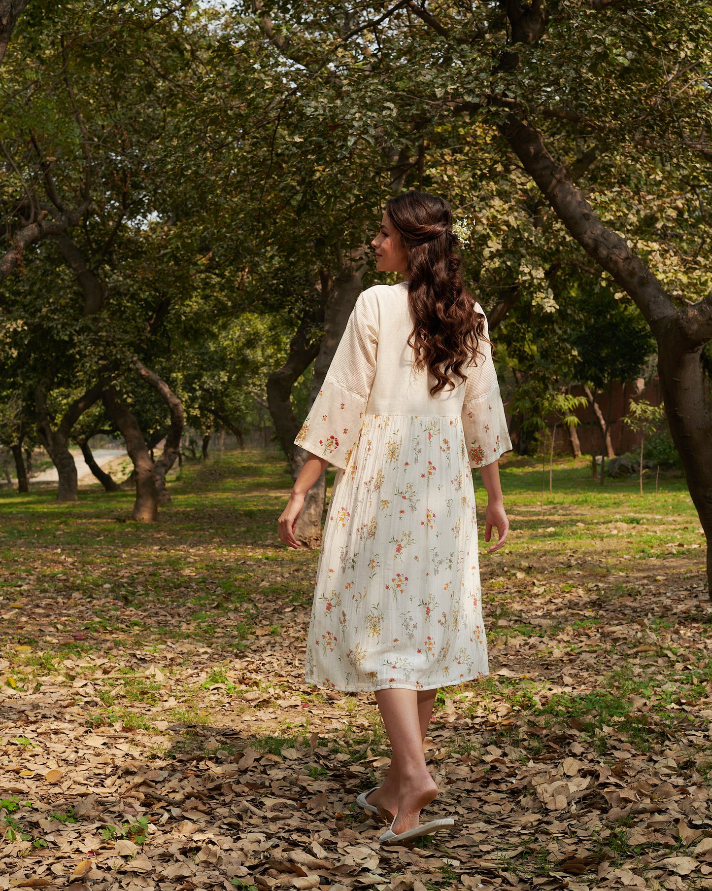 Joy  White Floral-Pleated Dress