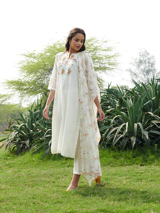 Blossom  White  Kurta-Set (Set of 3)