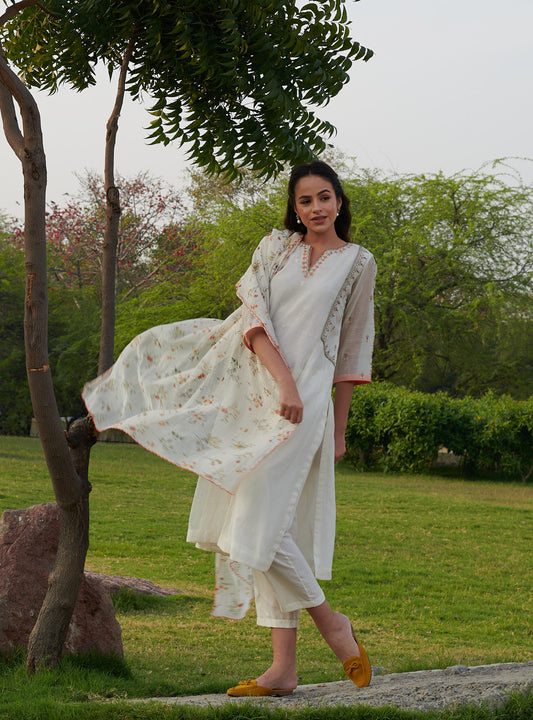 Bloom White Kurta-Set (Set of 3)