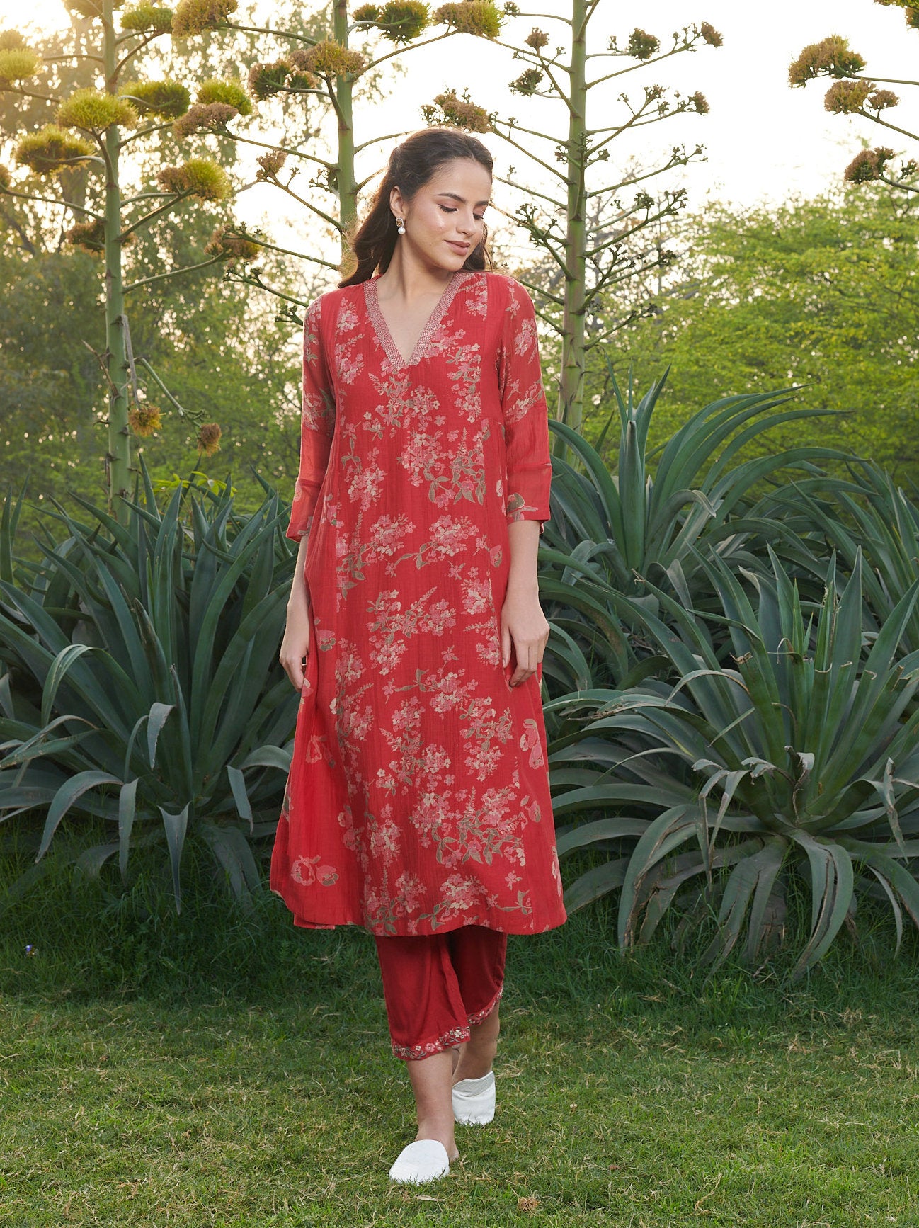 Floweret  Red Floral Kurta-Set (Set of 2)