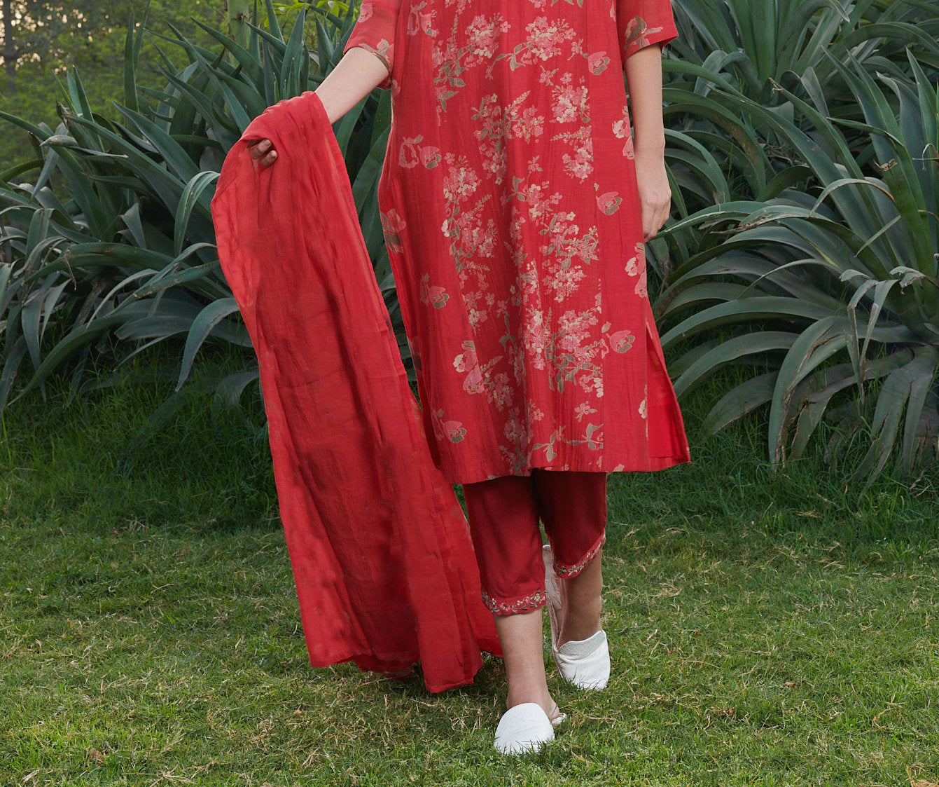 Floweret  Red Floral Kurta-Set (Set of 3)